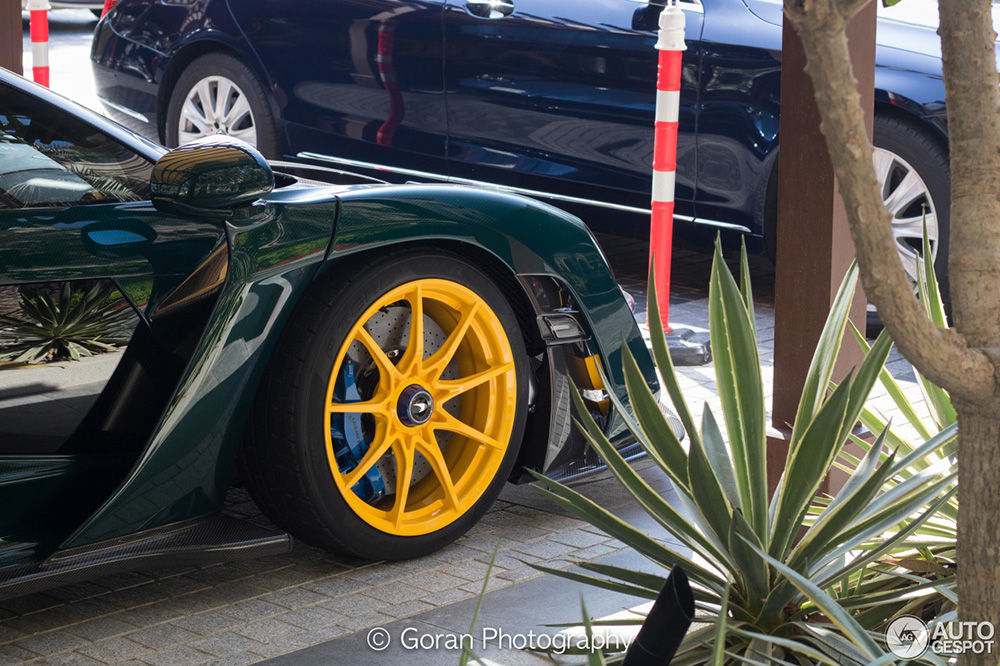 McLaren Senna is in goed gezelschap in Dubai