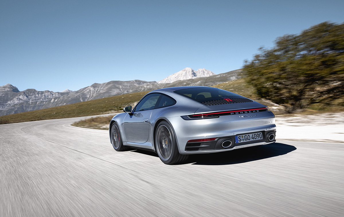 Finally official: the new Porsche 911