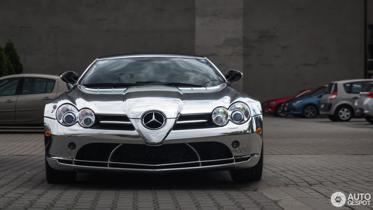 闪闪发亮：镀铬梅塞德斯 SLR McLaren Roadster 