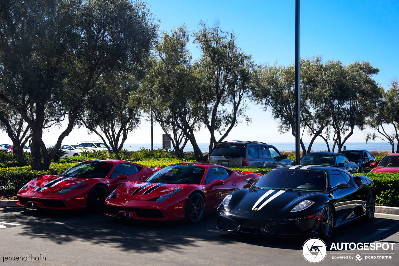 Heerlijke Ferrari combo fleurt Newport Beach op