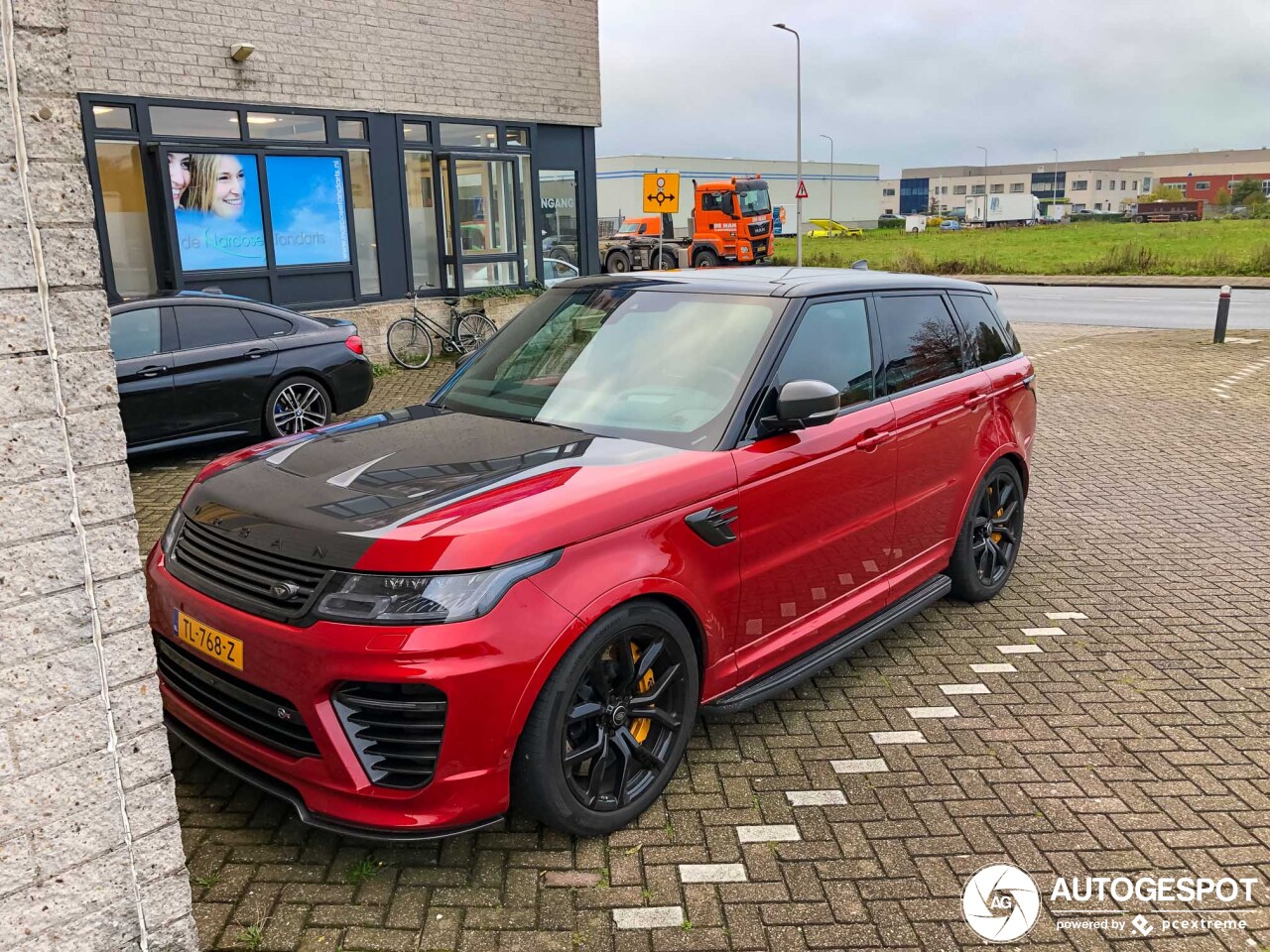 Nederlandse Range Rover Sport SVR mag graag opvallen