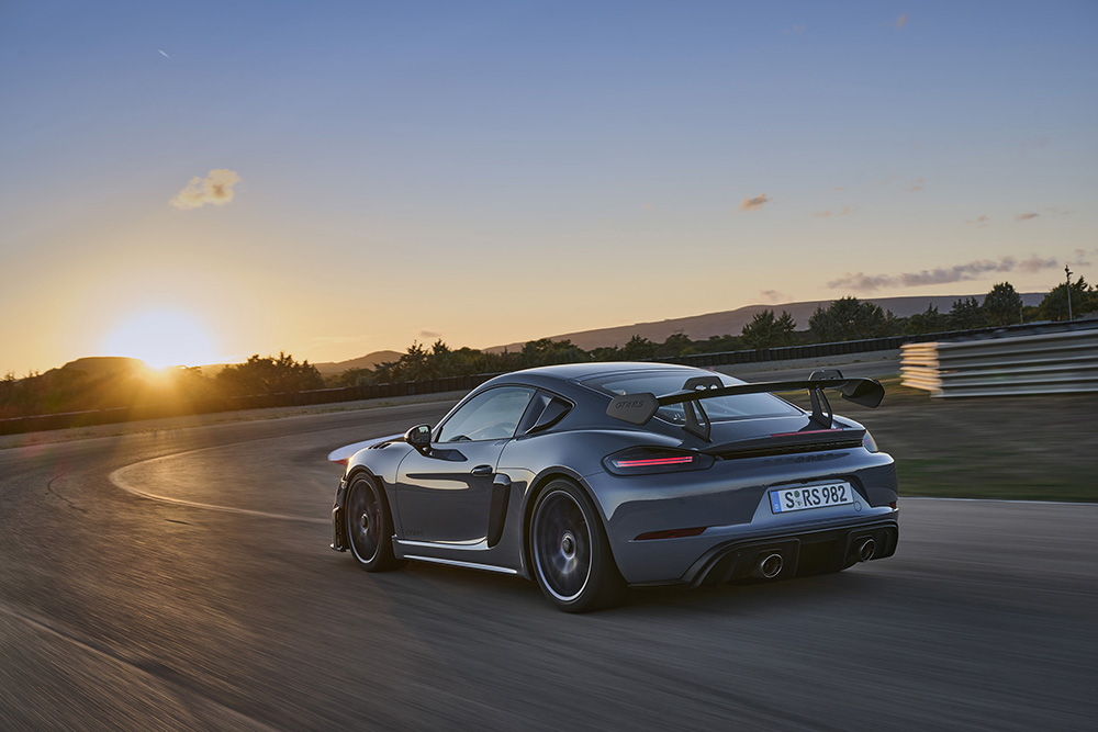 We verwelkomen de Porsche 718 Cayman GT4 RS