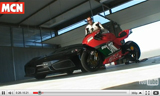 Filmpje: Ducati Desmosedici versus Ferrari 430 Scuderia