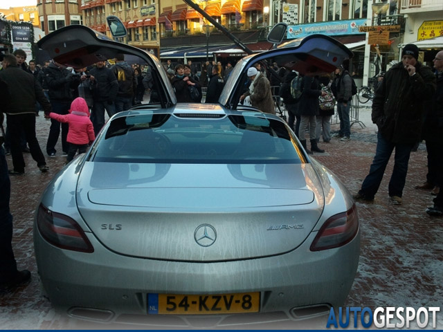 Spot van de dag: Mercedes-Benz SLS AMG bij 3FM Serious Request