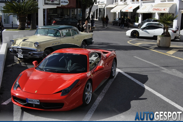 Gespot: Ferrari 458 Italia's in Marbella