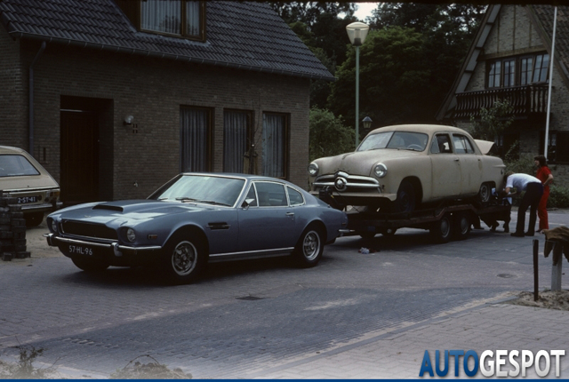 Gespot: Aston Martin V8 1972-1989 als auto-ambulance