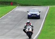BMW's fijnste, M5 F10 tegen S1000RR!