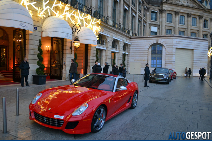 Spot van de dag: Ferrari SA Aperta in Parijs
