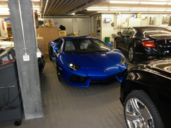 Lekker! Blue Nethus op de Lamborghini Aventador LP700-4