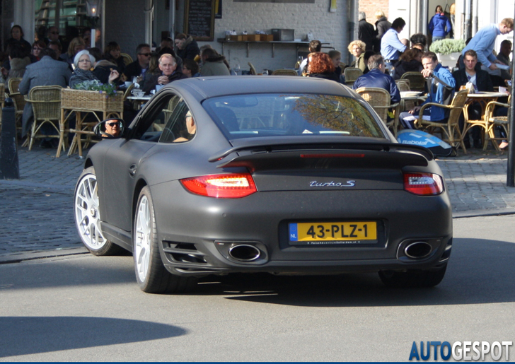 Gespot: matte kleuren deel 98