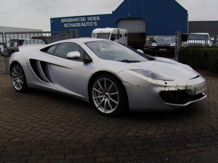 Koopje! Belgische McLaren MP4 12C met lichte voorschade