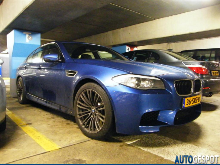 Gespot op Nederlands kenteken: de nieuwe BMW M5!
