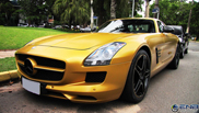Gespot in Brazilië: Mercedes-Benz SLS AMG Desert Gold 