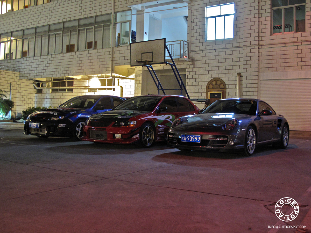 Reportage: Porsche 997 Turbo S in nachtelijk Kunming
