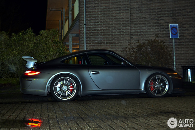 Spot van de Eerste kerstdag: Porsche 997 GT3 mkII