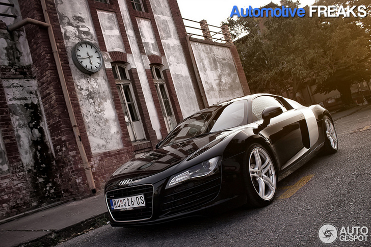 Just like in a magazine: beautiful Audi R8