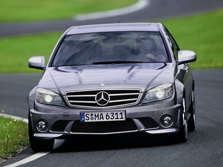 De nieuwe Mercedes-Benz C AMG krijgt een vierliter V8