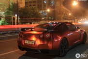 Nissan GT-R fotografata in un rosso cromato! 