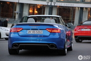 La première Audi RS5 Cabriolet spottée parmi d'autres bolides