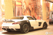 Extremely wide: Mercedes-Benz Brabus SLS Widestar spotted