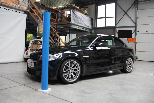 Stickysigns hace un BMW 1 Series M Coupé