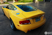 Aston Martin Vanquish S gialla sul suolo Americano!