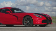 Video: ¡Disfrutando con el Dodge Viper SRT-10 2013!