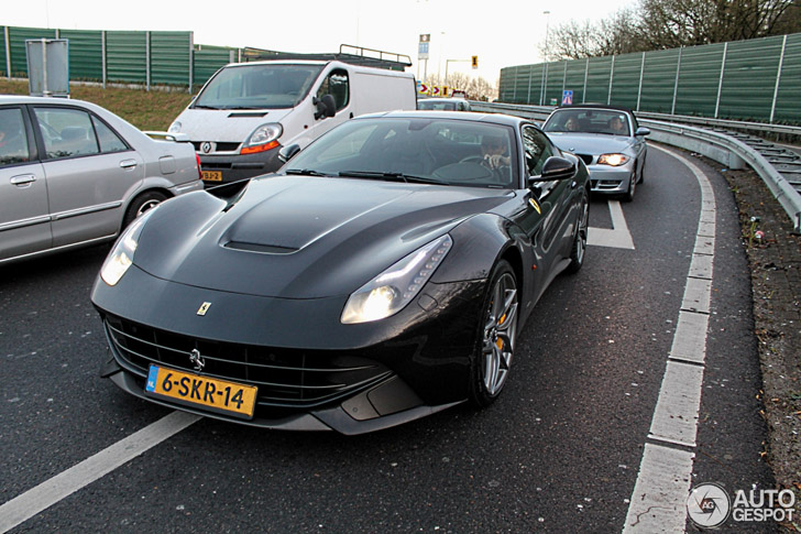 Spot van de dag: Ferrari F12berlinetta