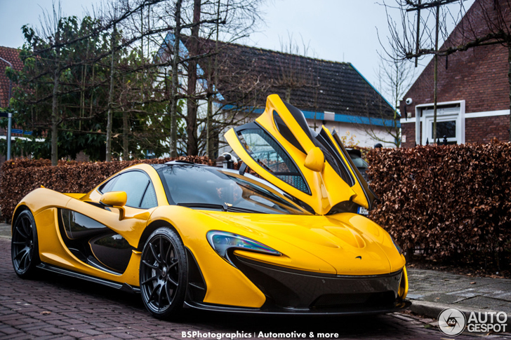 Spot van de dag: McLaren P1 in Fijnaart