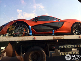 McLaren P1 onderweg naar een eigenaar in Dubai