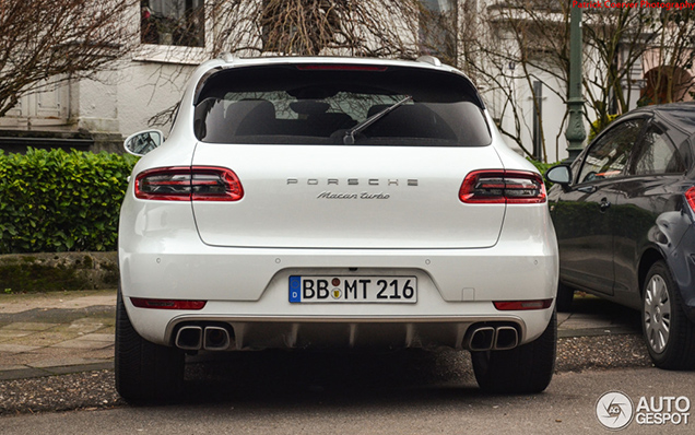 Porsche Macan Turbo vastgelegd in Düsseldorf