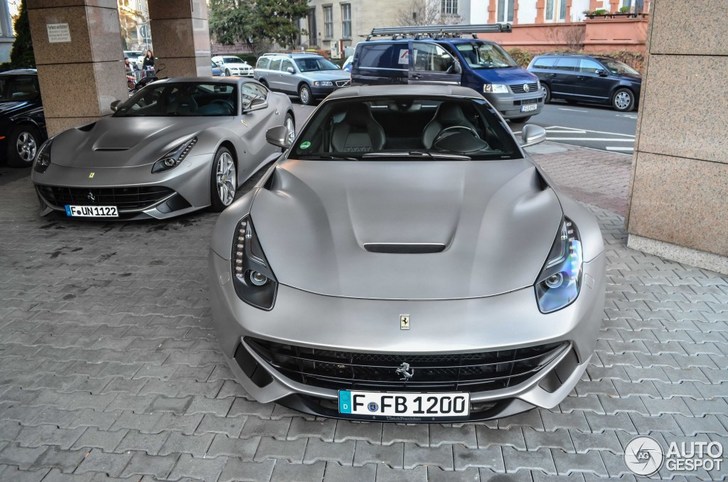 Is de matte F12berlinetta nu al gewoon gemeengoed?