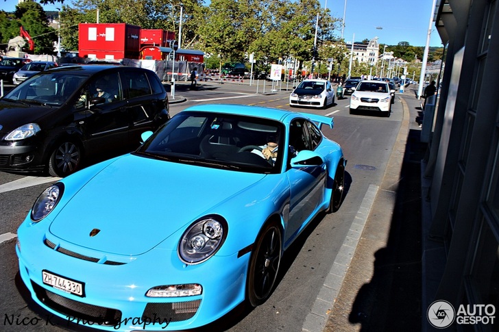 Lichtblauw blijft verfrissend op de Porsche 997 GT3