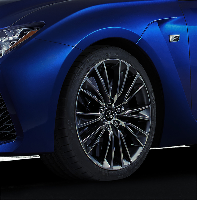 Lexus will present the new IS-F on the Detroit Motor Show