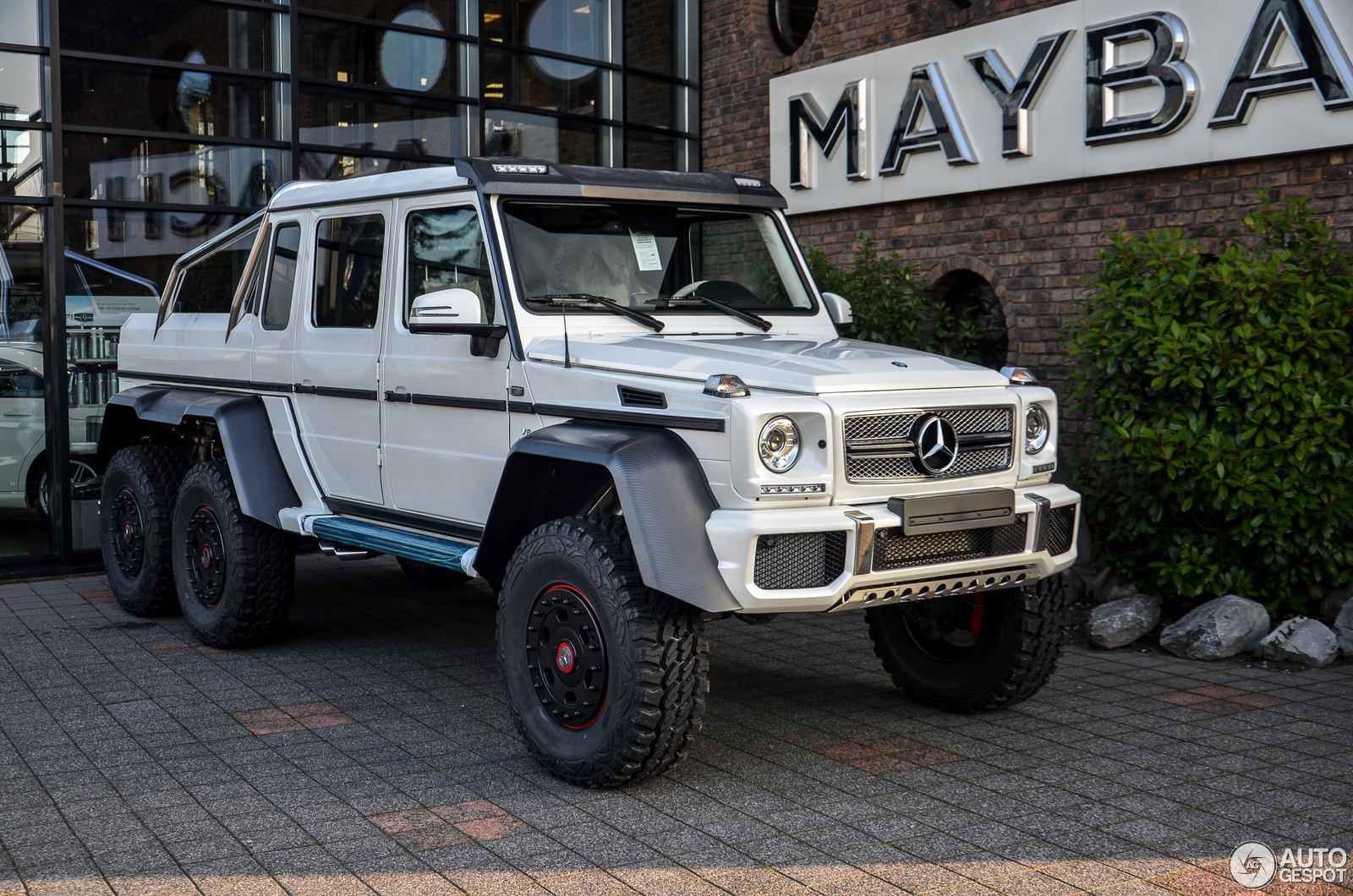 Gearriveerd in Nederland: tweemaal G 63 AMG 6X6