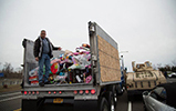 Toys for Nuts Rally haalt speelgoed op voor kinderen 
