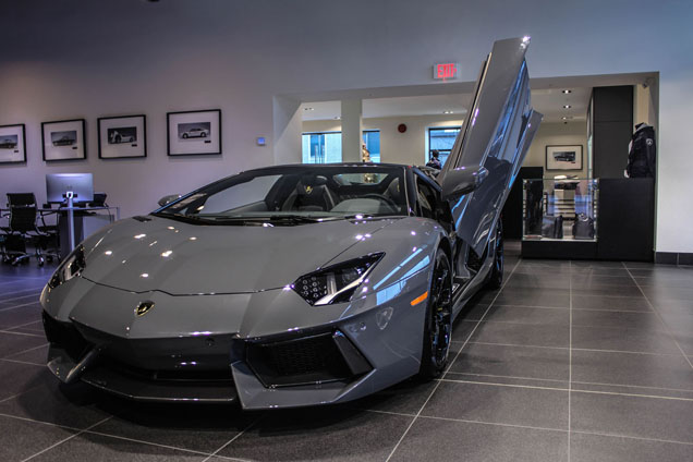 Vancouver is prachtige Lamborghini Aventador Roadster rijker