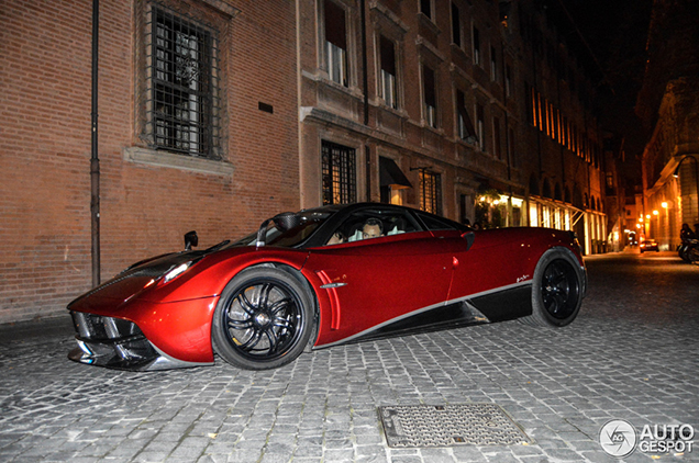 Nieuwe unieke Pagani Huayra is lekker stijlvol