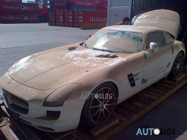 Mercedes-Benz SLS AMG overleeft duik in Atlantische oceaan niet