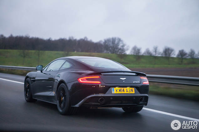 Spot van de dag: Aston Martin Vanquish Carbon Black