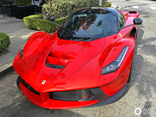 Ferrari-verzamelaar David Lee zijn LaFerrari gespot 