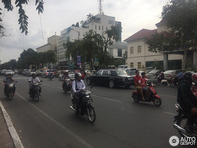 De eerste auto's zijn nu ook gespot in Cambodja