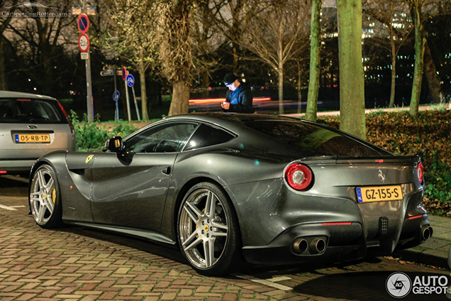 Spot van de dag: Ferrari F12berlinetta Novitec Rosso