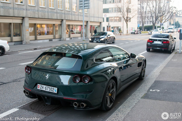 Ferrari GTC4Lusso met een vleugje chique 