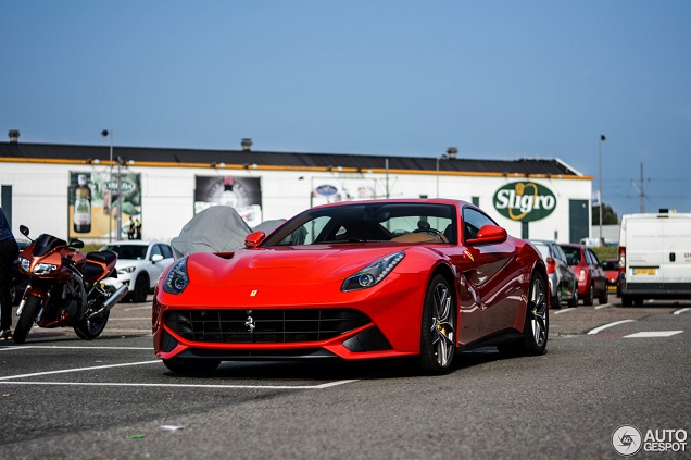 Spot van de dag: Ferrari F12berlinetta