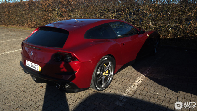 De Ferrari GTC4Lusso is al gespot in vele kleuren