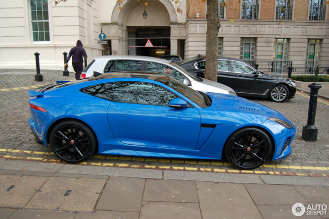 Jaguars sterkste is lekker in het blauw