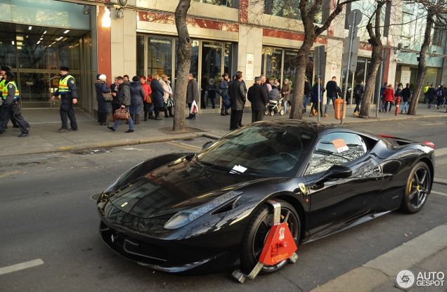 Deze Ferrari 458 Italia komt niet ver