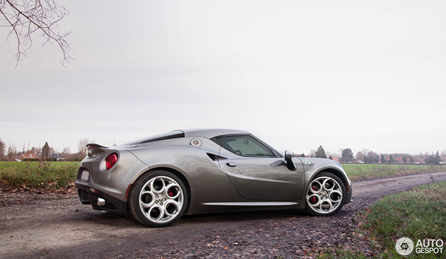 De Alfa Romeo 4C heeft een plaatsje veroverd in mijn (auto)hart