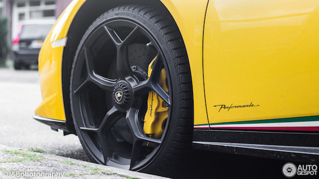 Spot van de dag: Lamborghini Huracan performante!